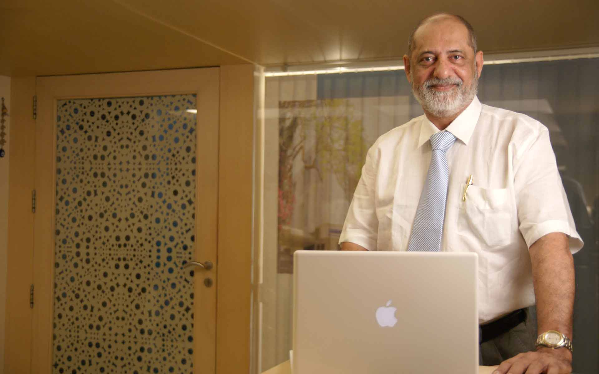 Dr Rajesh Desai Doctor from Navsari